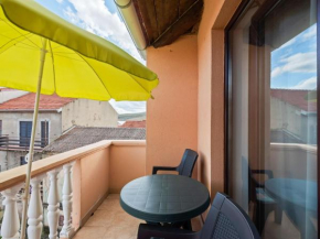 Delightful Apartment in Posedarje with Balcony